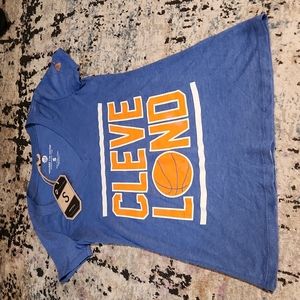 ⚫️NWT where I'm from cleveland v neck